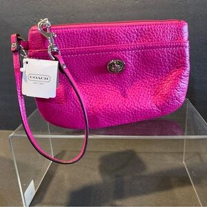 Coach NWT Pink Pebble Leather Zippered Wristlet